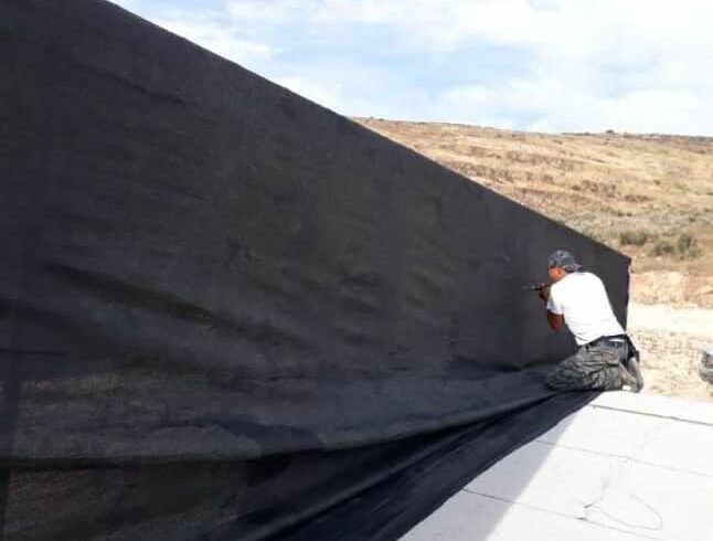 instalacion-de-lonas Instalando una de las lonas en Tijuana